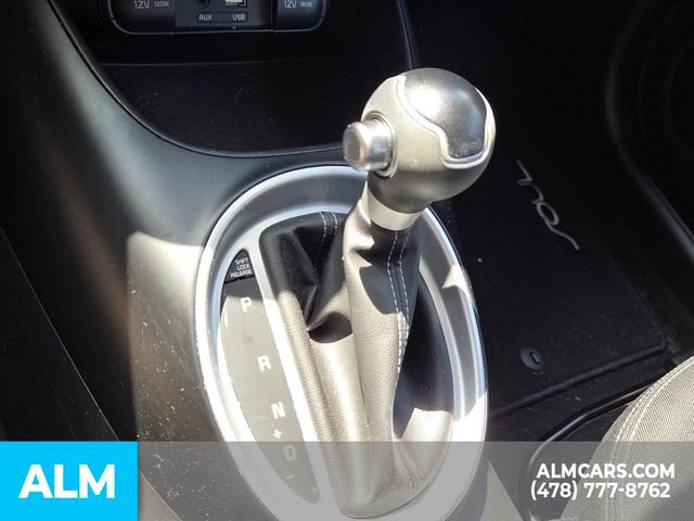 Used 2017 Kia Soul + image 11