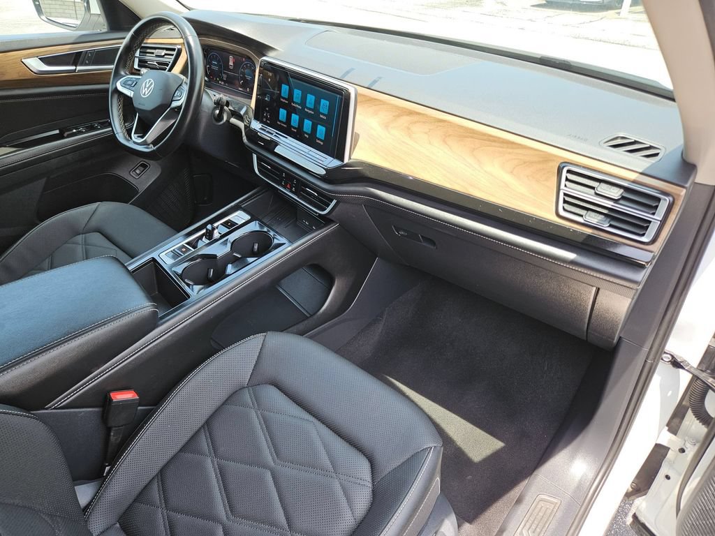 Used 2025 Volkswagen Atlas SE FWD image 26