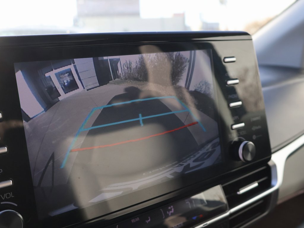 Used 2024 Toyota Sienna XLE image 24