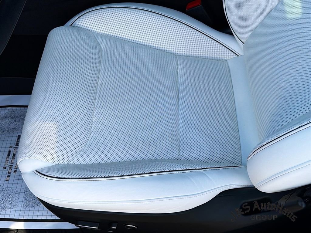 Used 2022 Tesla Model X Plaid image 25