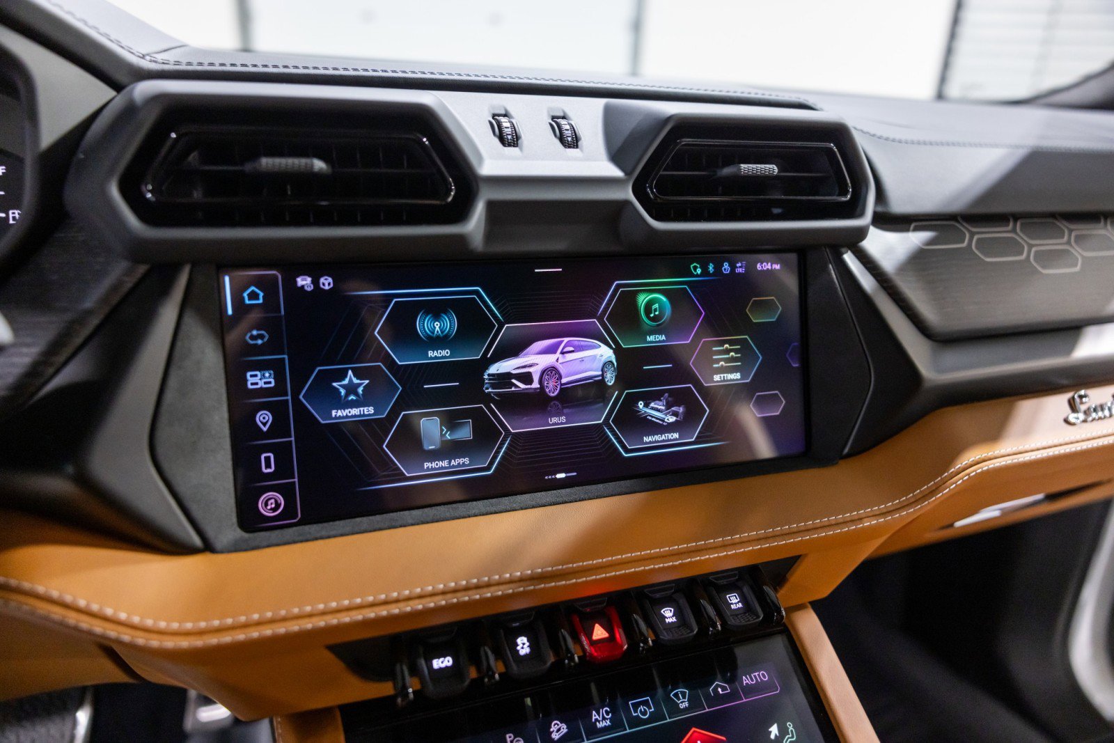 Used 2025 Lamborghini Urus SE image 42