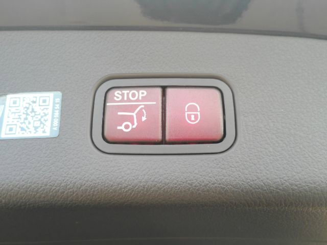 Used 2024 Mercedes-Benz GLC 300 image 28