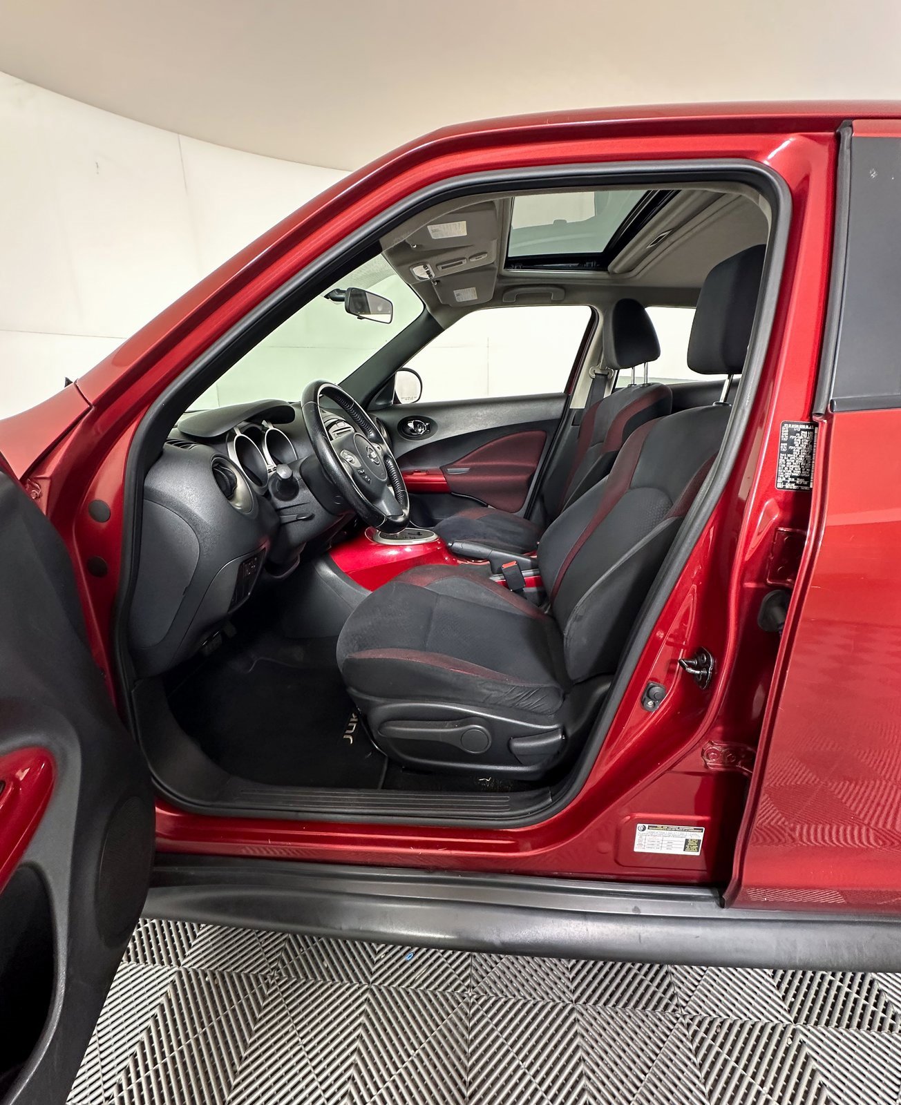 Used 2012 Nissan Juke SV image 9