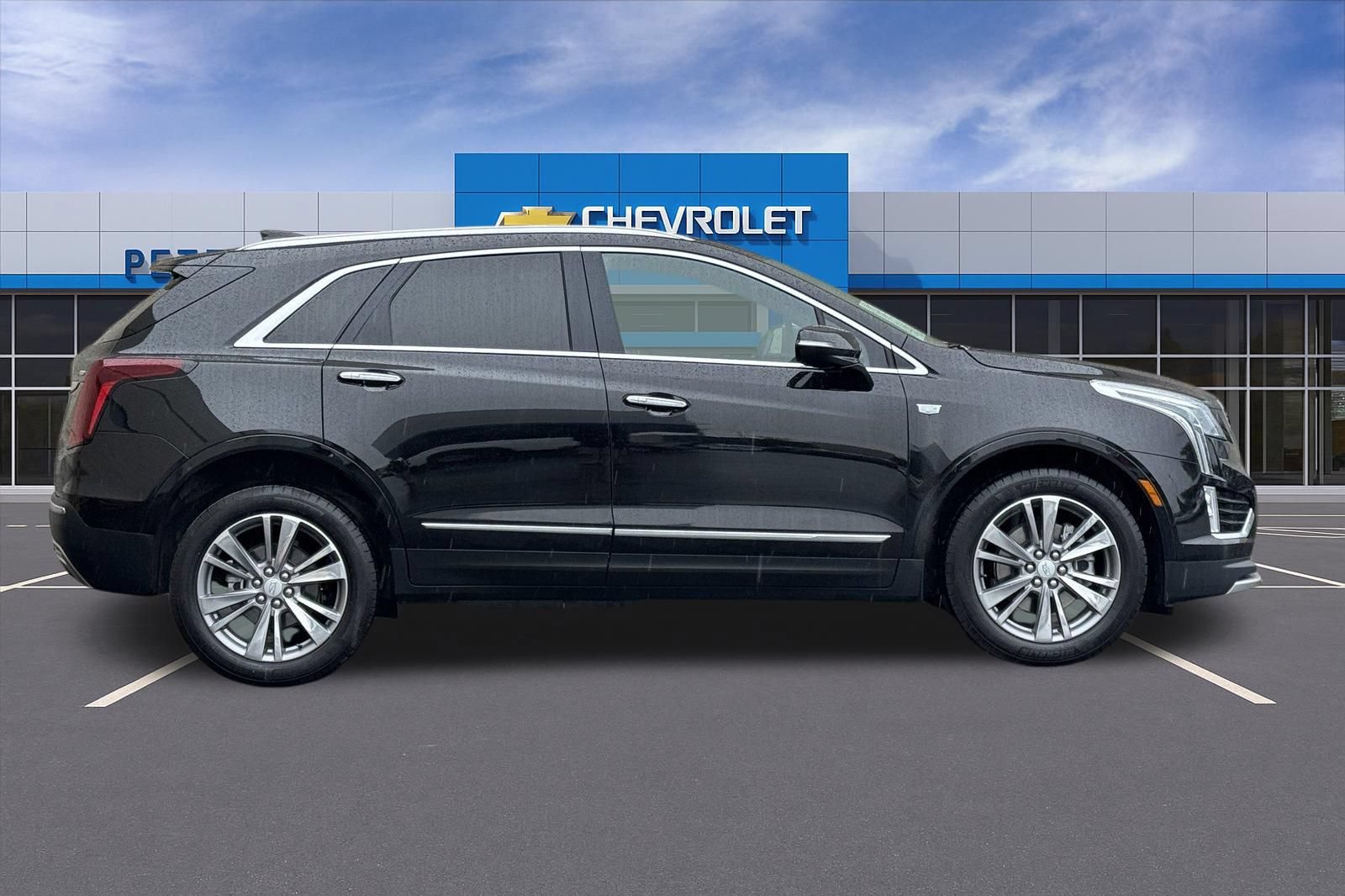Used 2025 Cadillac XT5 Premium Luxury AWD/4WD image 3