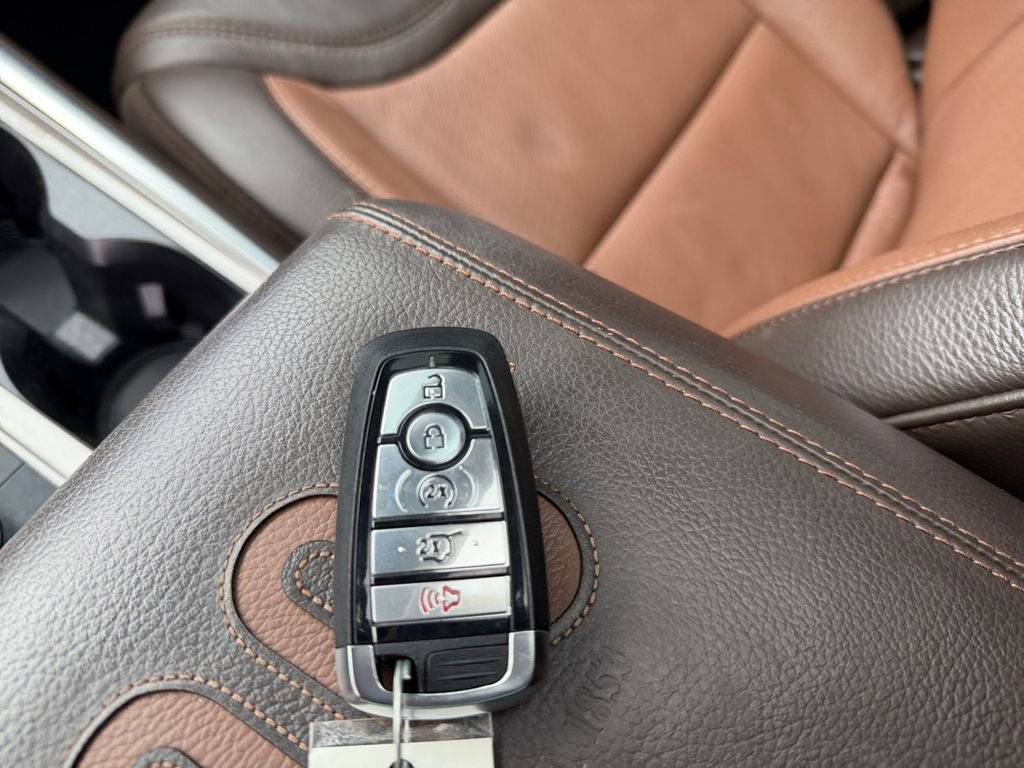 Used 2024 Ford Explorer King Ranch w/ Technology Package AWD/4WD image 32