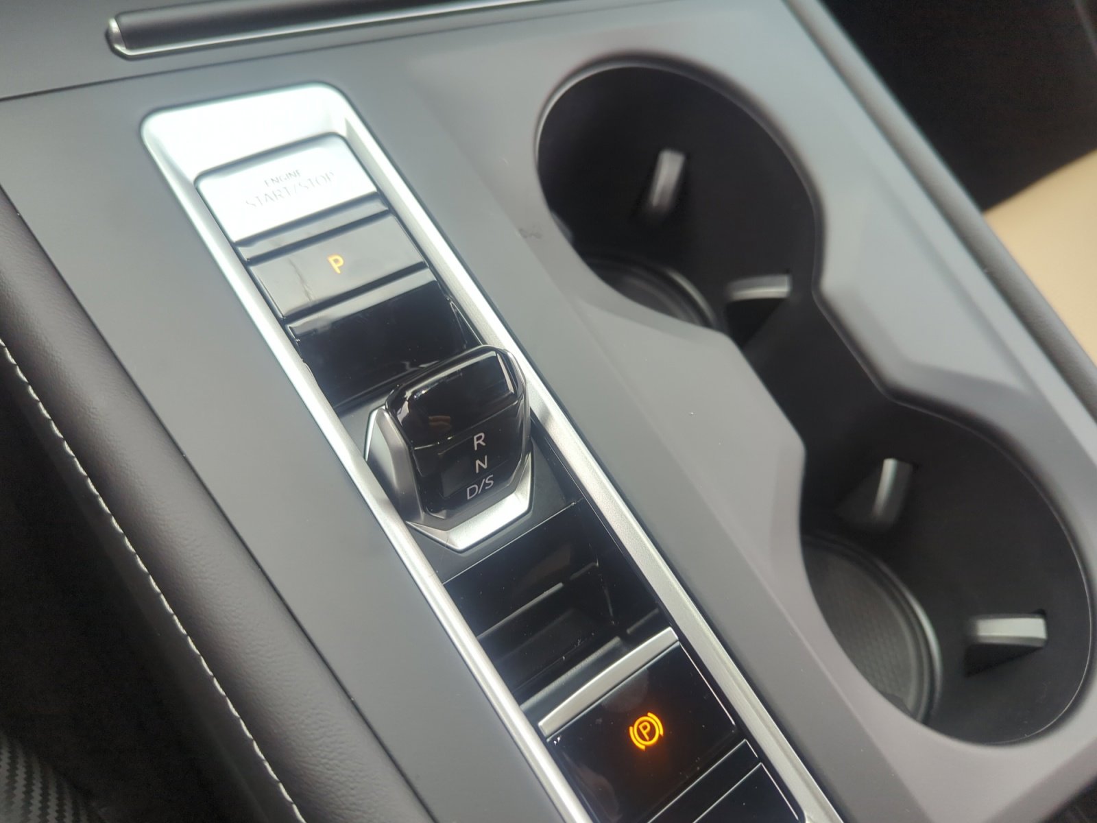 New 2026 Volkswagen Atlas Cross Sport SE image 15