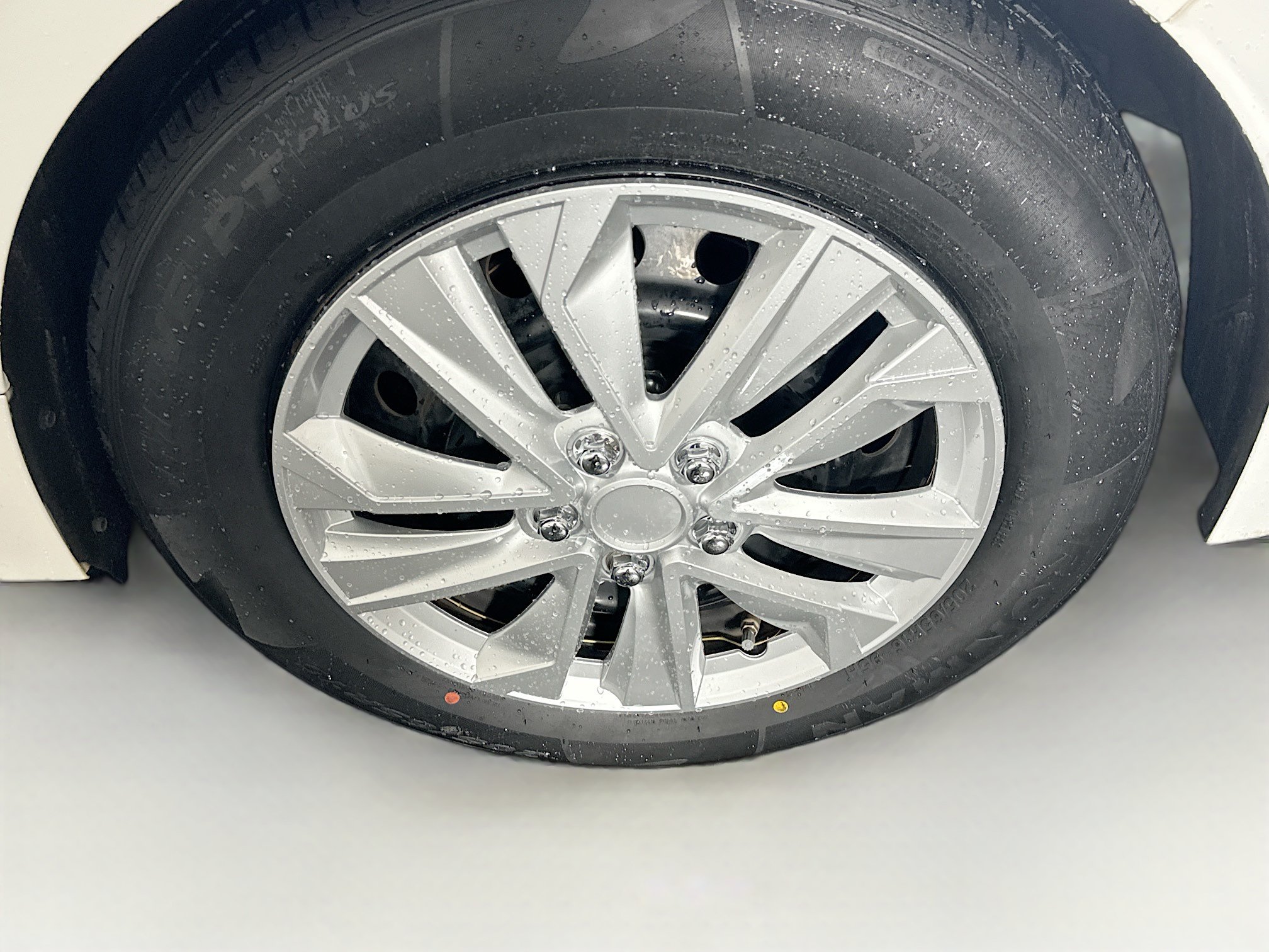 Used 2020 Toyota Corolla LE FWD image 11