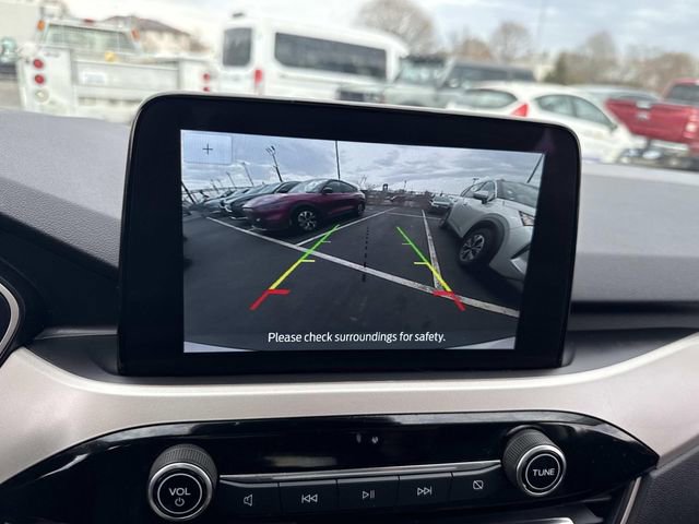 Used 2022 Ford Escape SE w/ SE Sport Appearance Package image 32