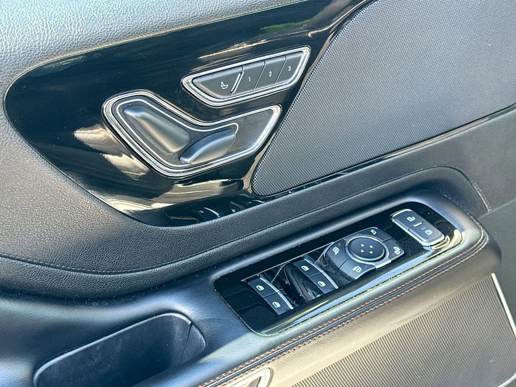 Used 2023 Lincoln Aviator 2WD image 19