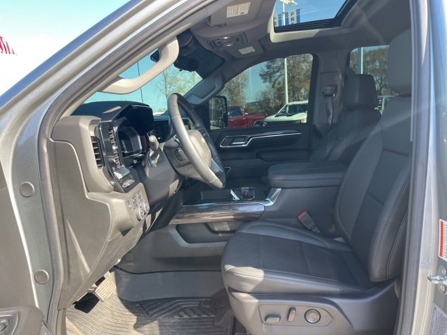 Used 2024 Chevrolet Silverado 2500 LTZ w/ LTZ Premium Package image 18