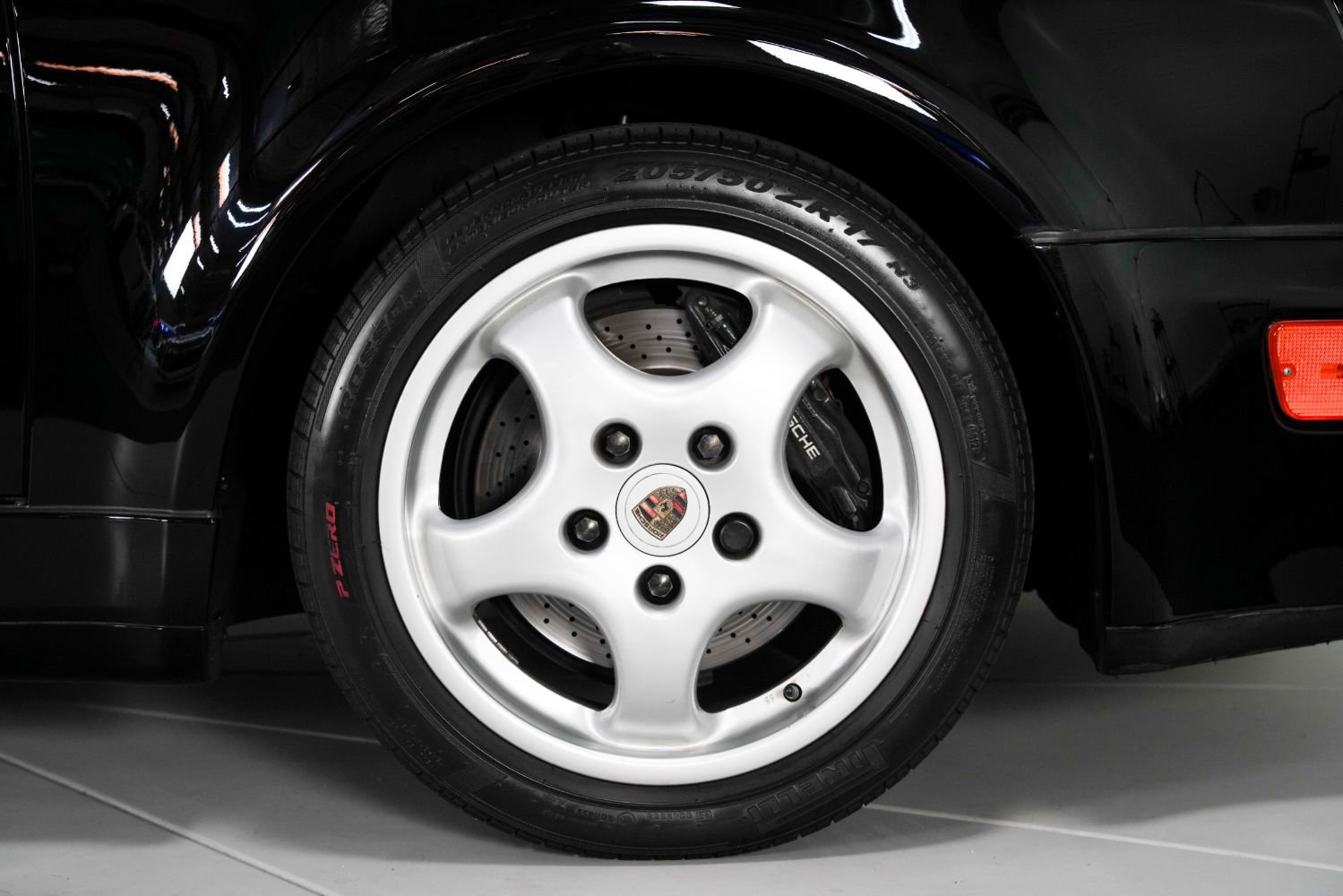 Used 1991 Porsche 911 Turbo image 28