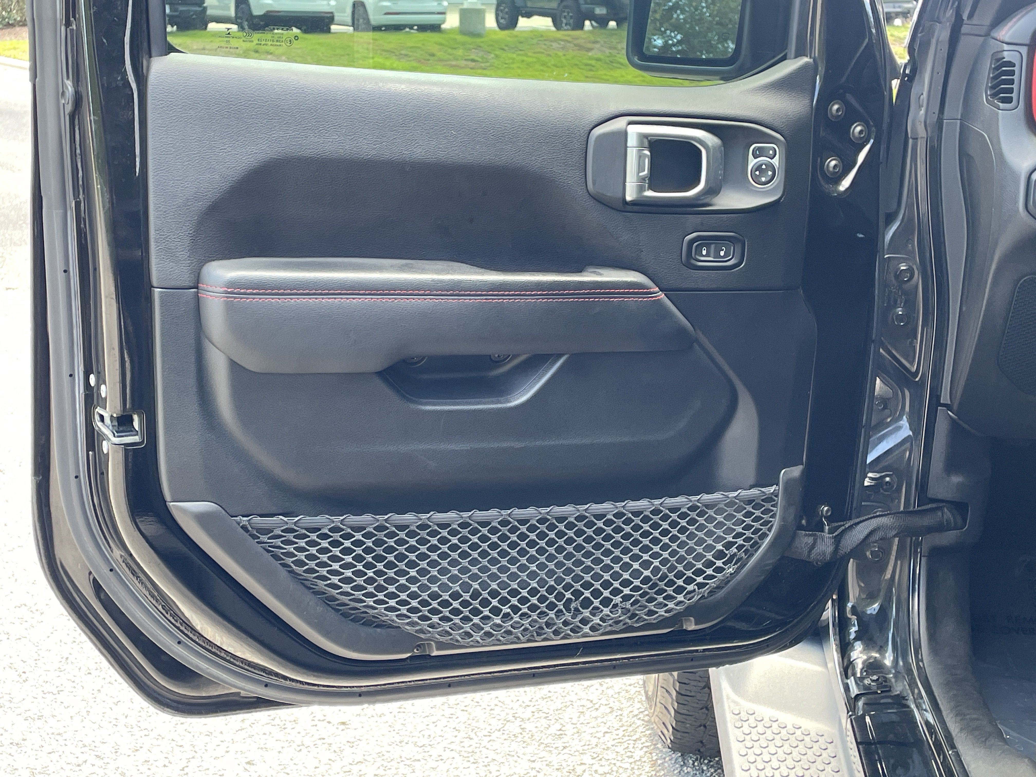 Used 2021 Jeep Wrangler Unlimited Rubicon AWD/4WD image 13