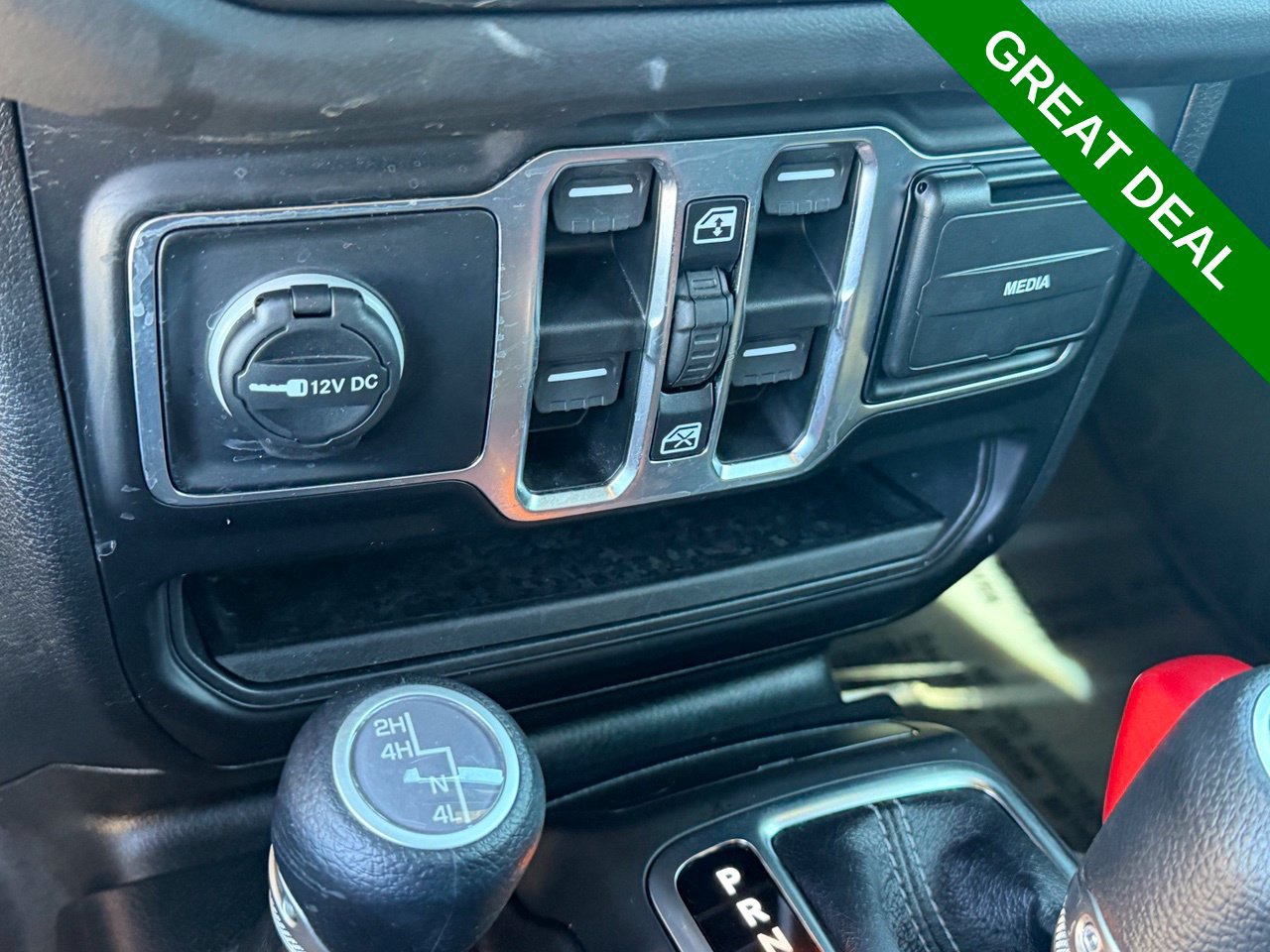Used 2026 Jeep Wrangler Unlimited Sahara AWD/4WD image 26