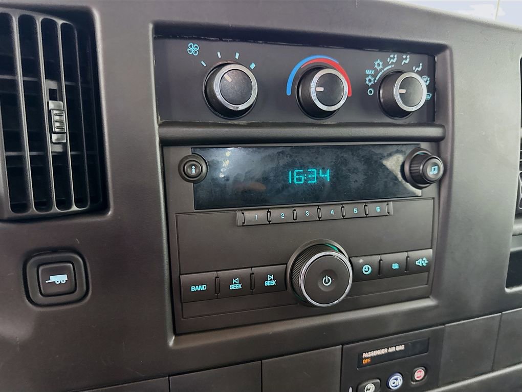 Used 2014 Chevrolet Express 1500 RWD image 18