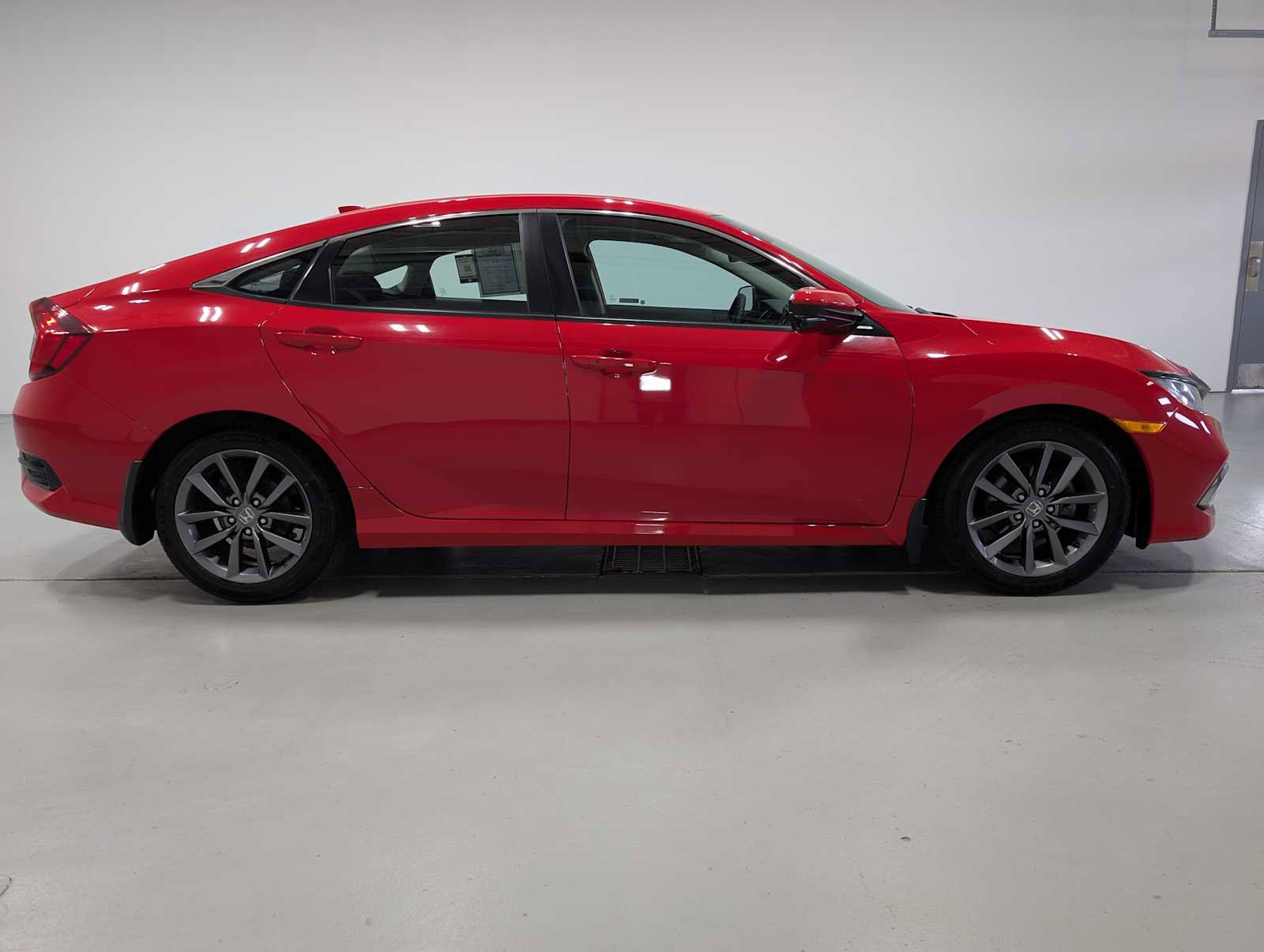 Used 2019 Honda Civic EX image 8