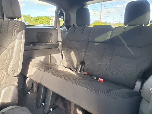 Used 2020 Dodge Grand Caravan SE FWD image 25