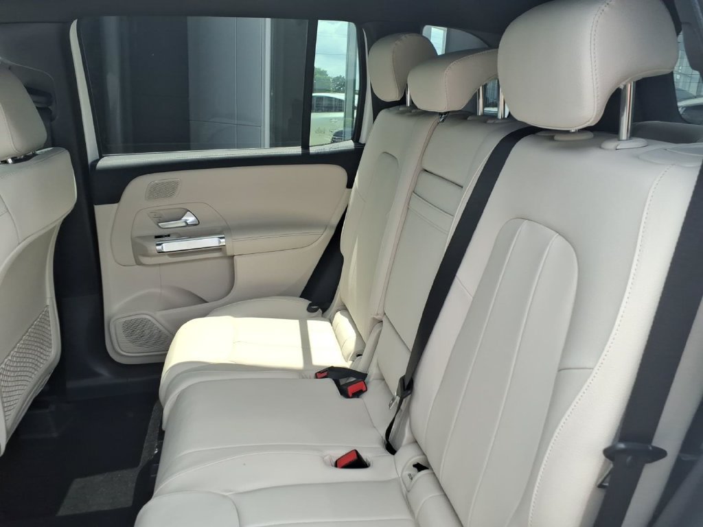 New 2026 Mercedes-Benz GLB 250 4MATIC image 26