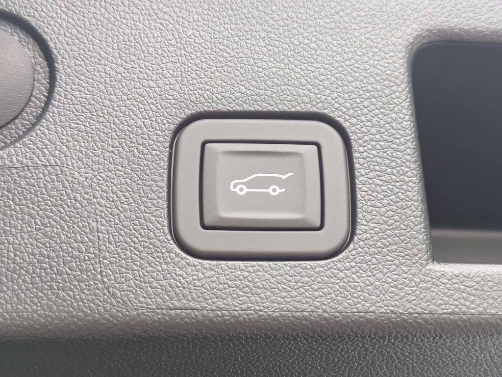 New 2027 Chevrolet Equinox RS w/ Safety and Technology Package FWD image 33