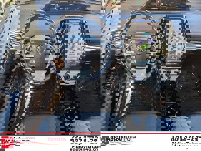 Used 2017 Toyota Prius Prime Premium image 32