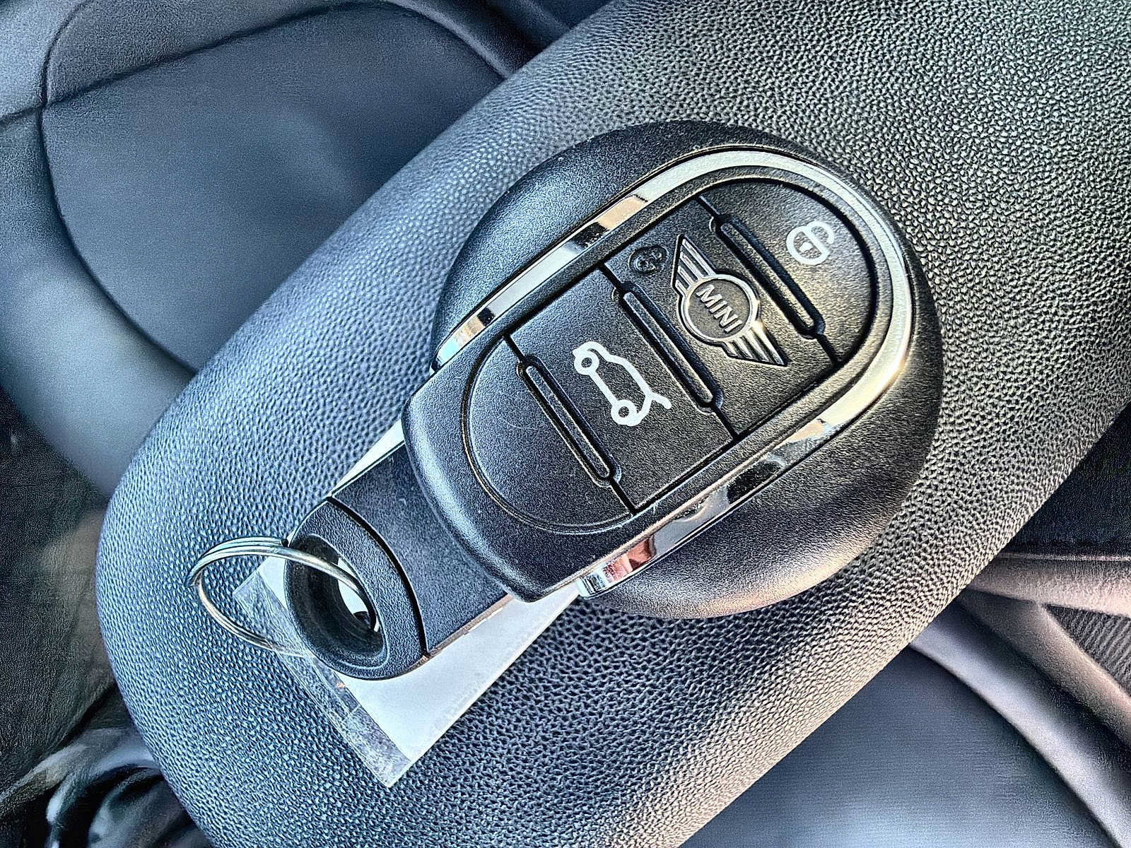 Used 2019 MINI Cooper 2-Door Hardtop FWD image 28