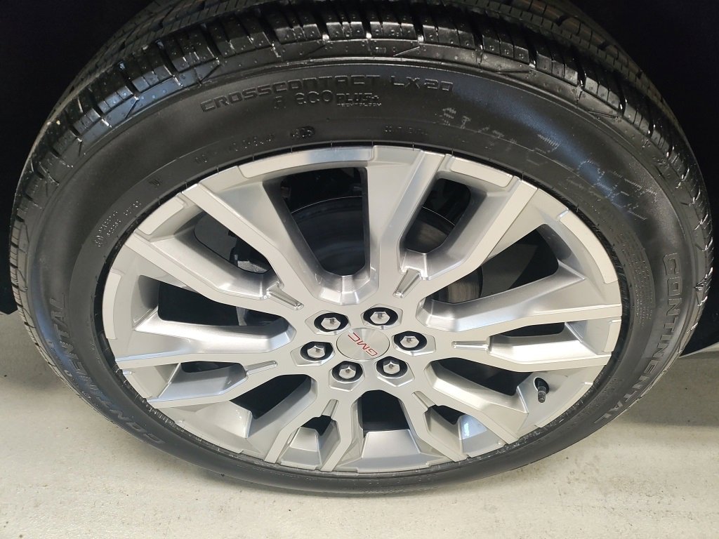 New 2026 GMC Acadia Denali w/ Super Cruise Package image 3