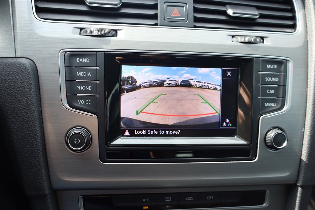 Used 2015 Volkswagen Golf TDI S FWD image 23