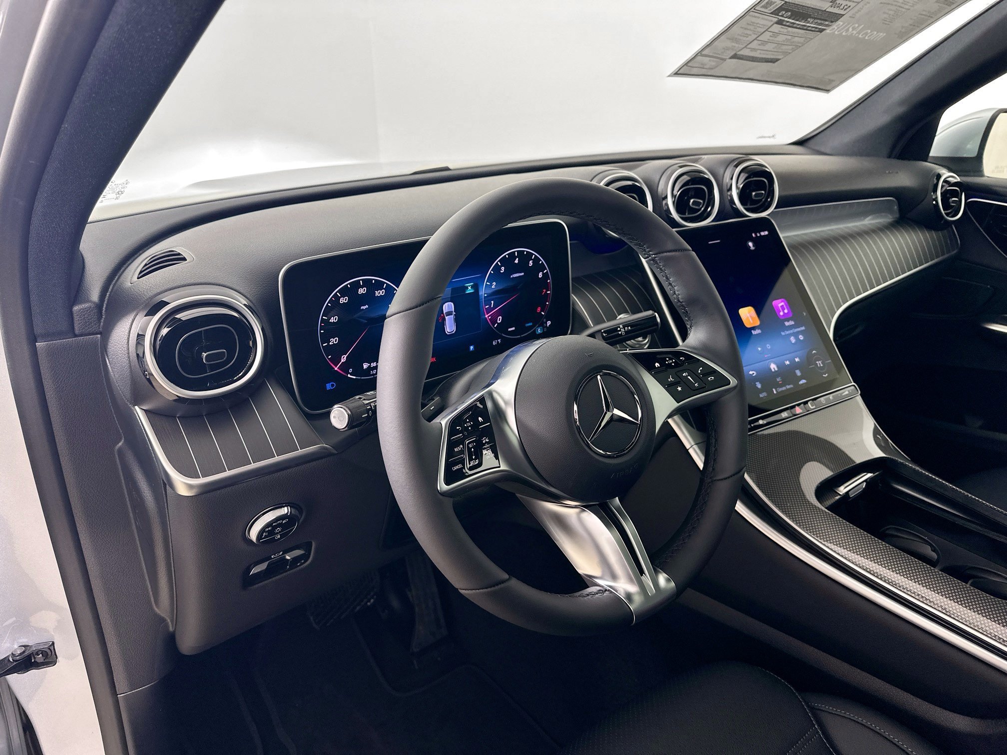 Used 2026 Mercedes-Benz GLC 300 4MATIC image 9