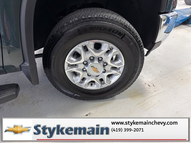 Used 2025 Chevrolet Silverado 2500 LT w/ Convenience Package image 43