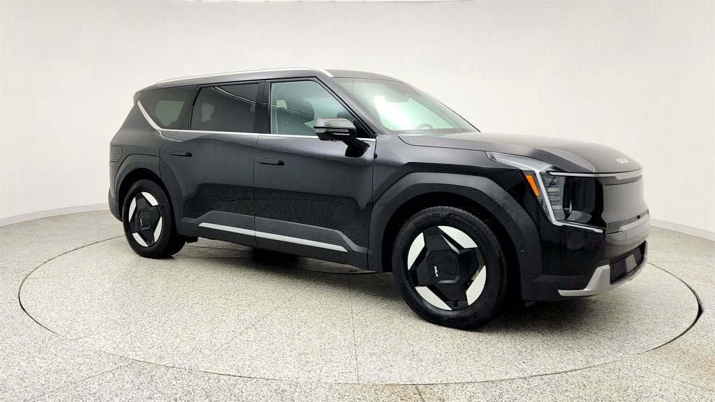 Used 2026 Kia EV9 Wind image 3