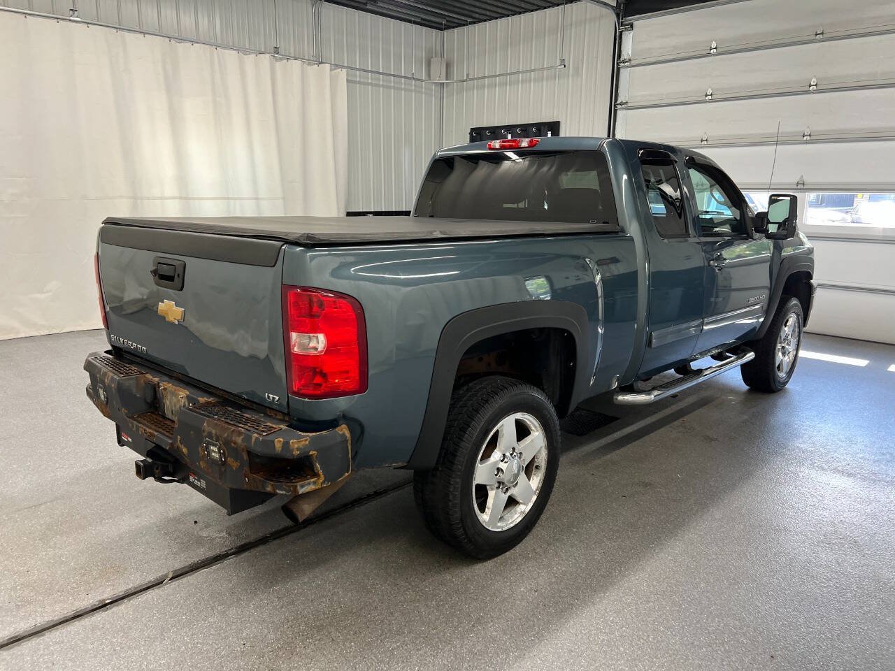 Used 2011 Chevrolet Silverado 2500 LTZ w/ LTZ Plus Package AWD/4WD image 4