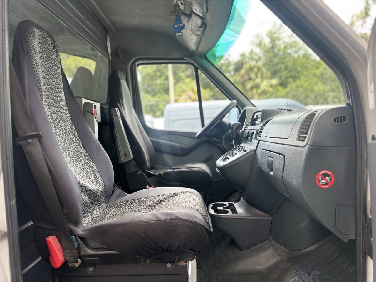 Used 2006 Dodge Sprinter 2500 w/ Window Group II RWD image 17