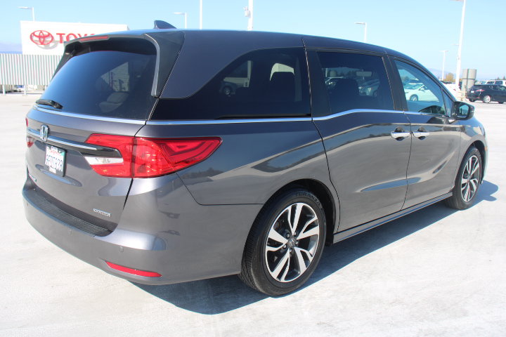 Used 2023 Honda Odyssey Touring image 3