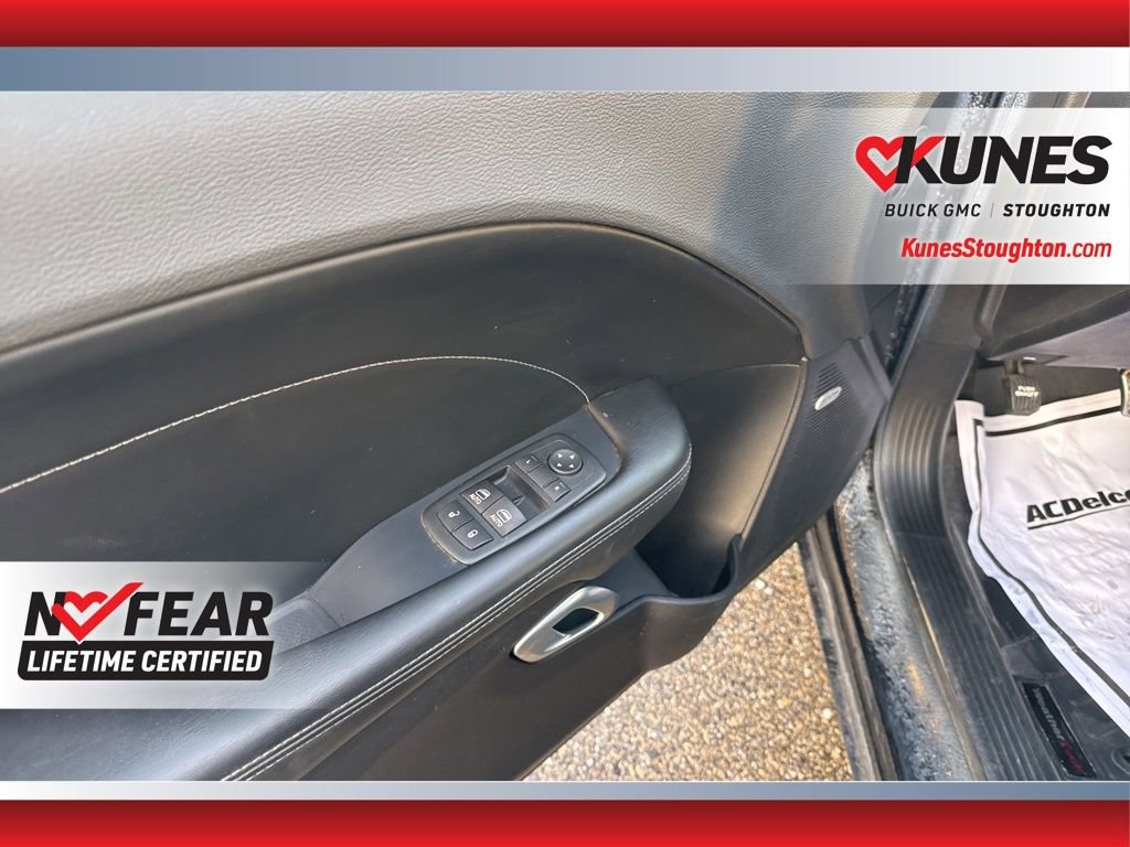 Used 2015 Dodge Challenger SXT Plus image 16