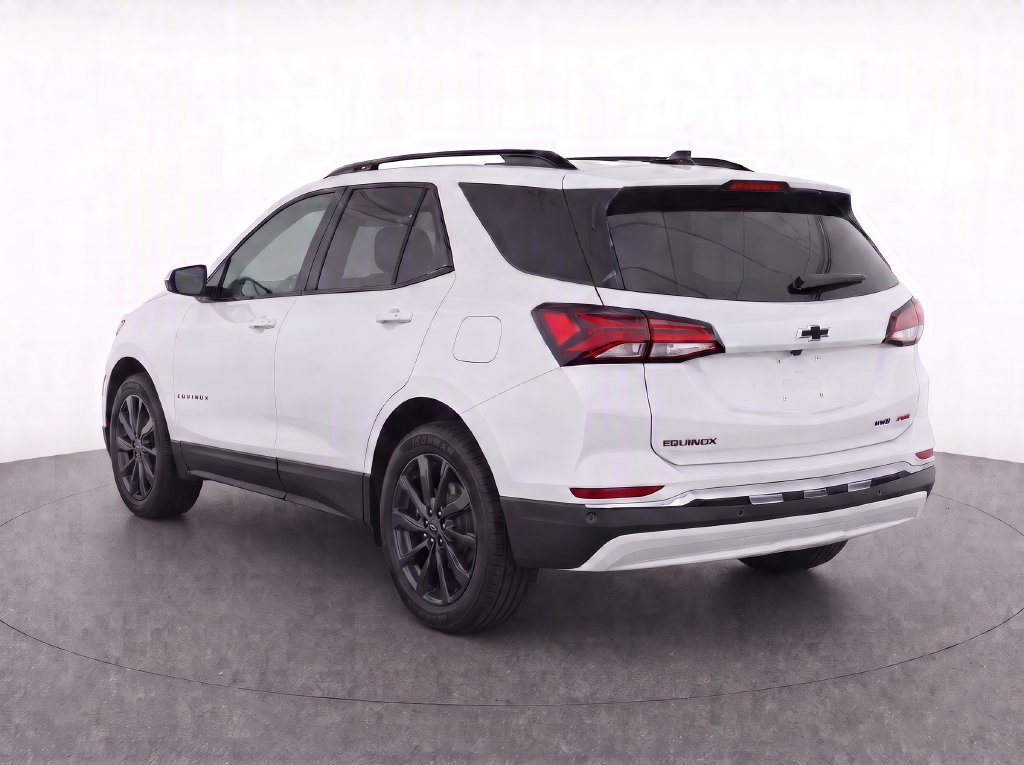 Used 2022 Chevrolet Equinox RS w/ RS Leather Package AWD/4WD image 3