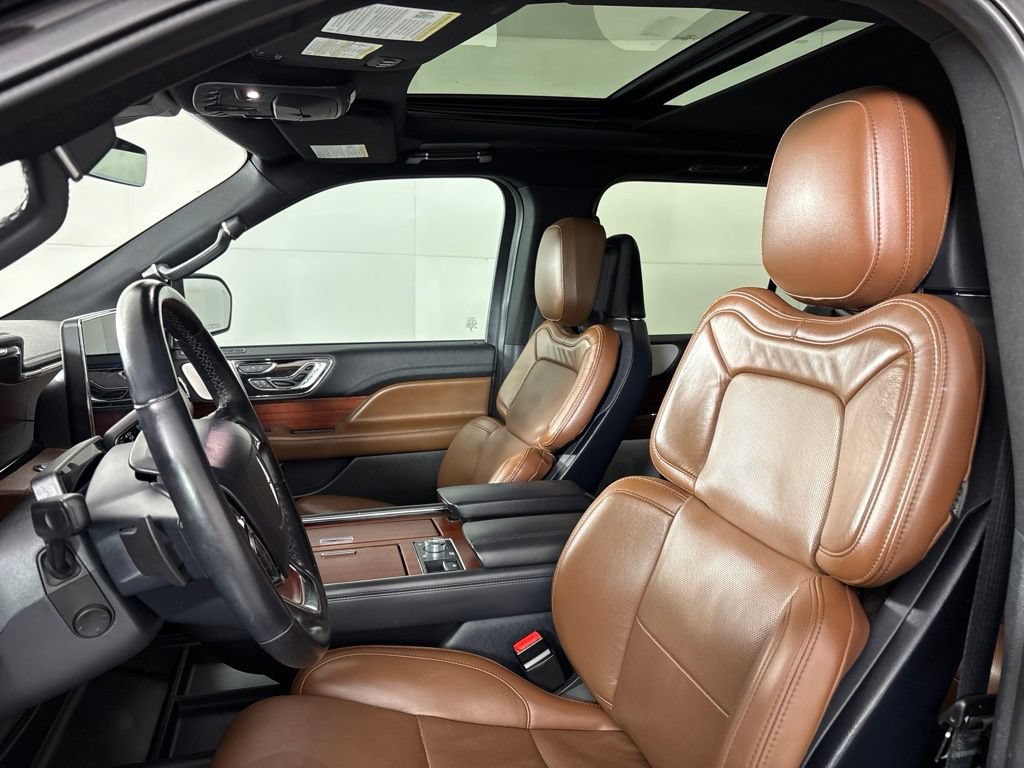 Used 2023 Lincoln Navigator L Reserve AWD/4WD image 30