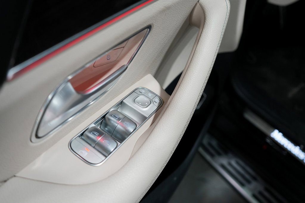 Used 2021 Mercedes-Benz GLS 580 4MATIC image 32