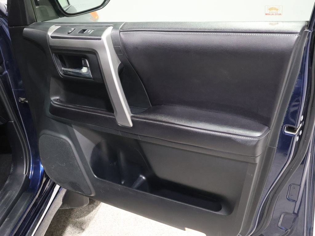Used 2016 Toyota 4Runner Limited AWD/4WD image 24