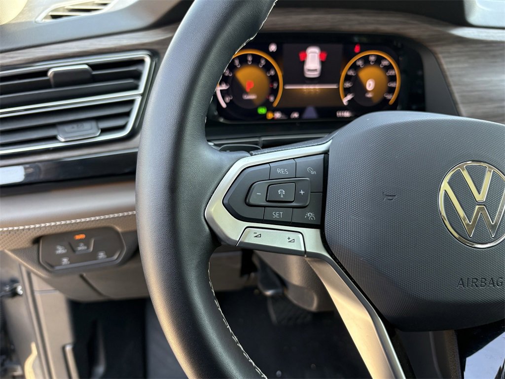 Used 2024 Volkswagen Atlas SEL image 16