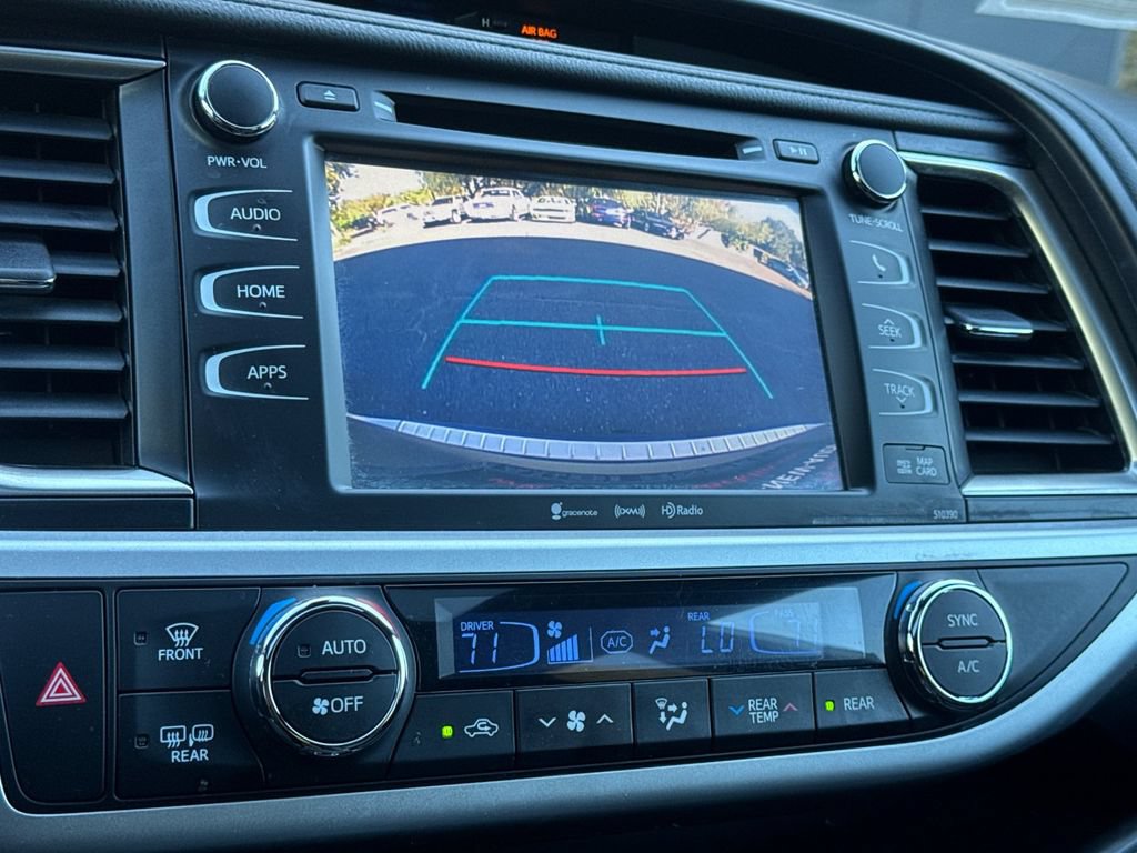 Used 2019 Toyota Highlander SE AWD/4WD image 26