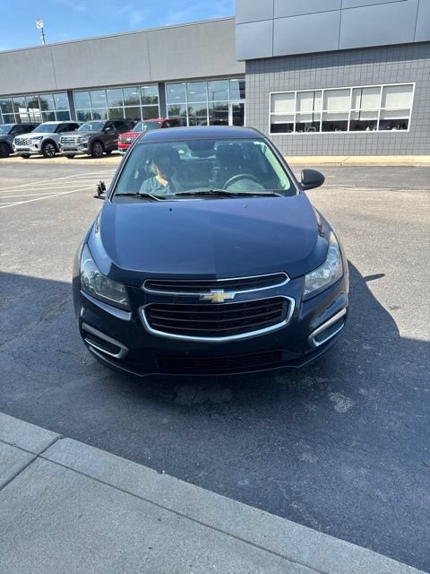 Used 2016 Chevrolet Cruze LS FWD image 4