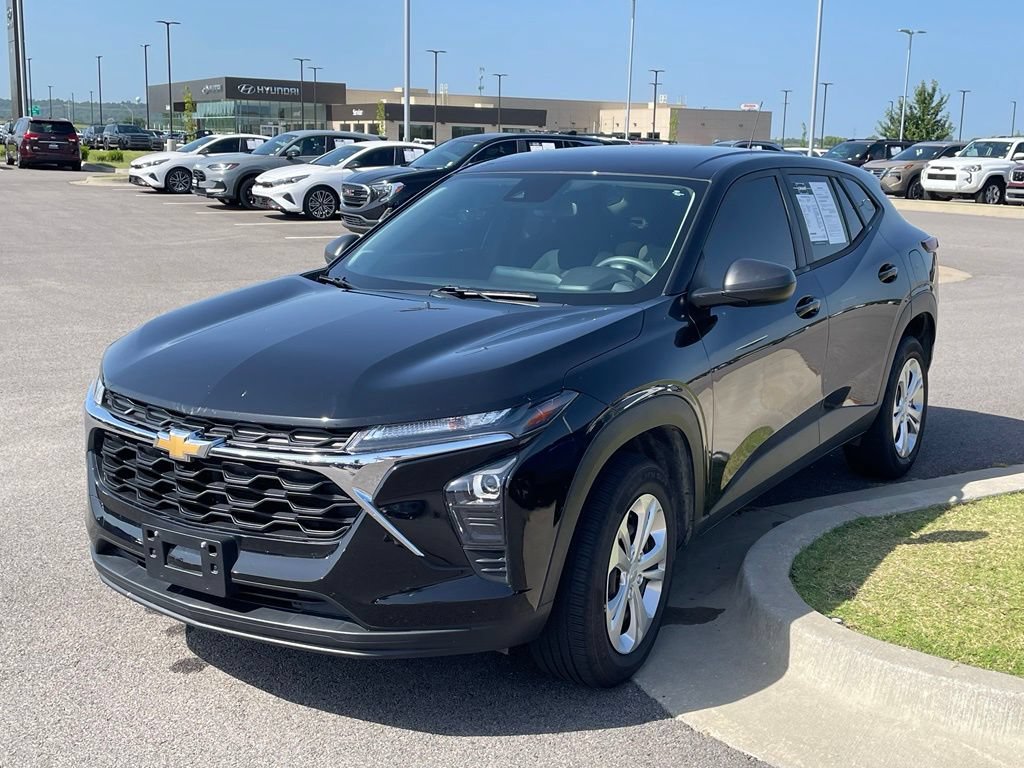 Used 2024 Chevrolet Trax LS FWD image 3