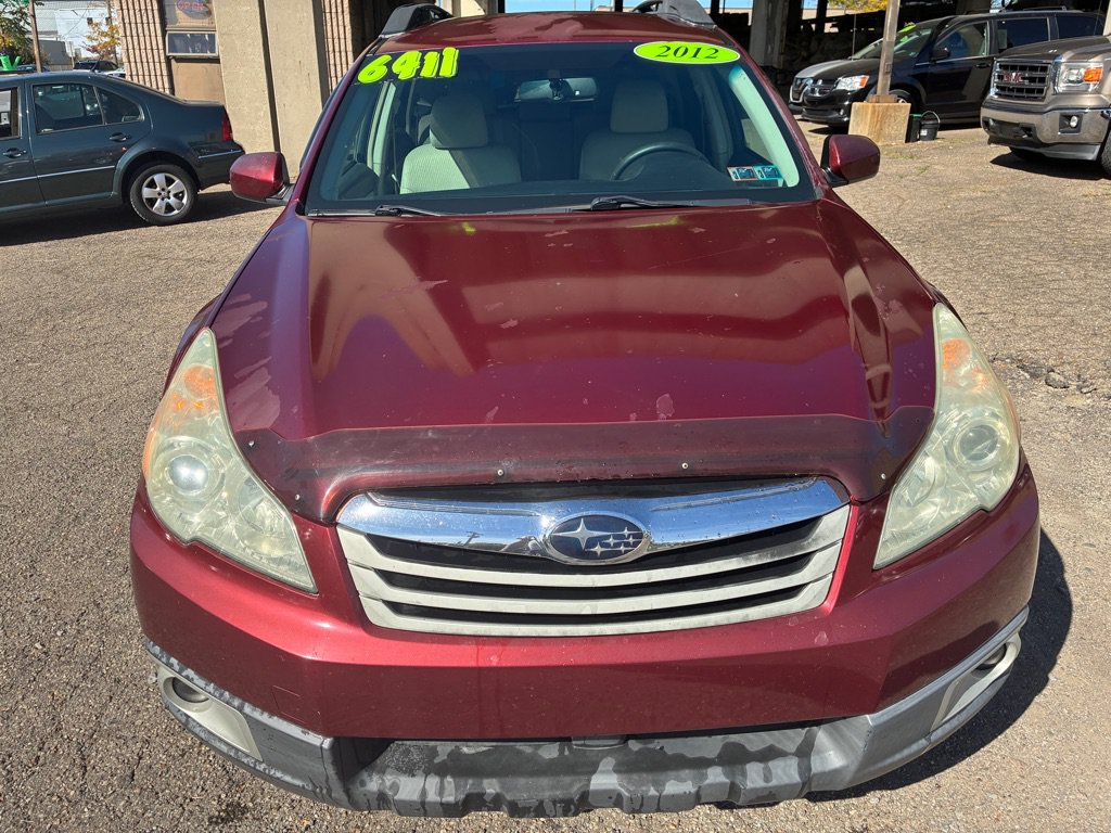 Used 2011 Subaru Outback 2.5i Premium w/ All-Weather Pkg AWD/4WD image 2