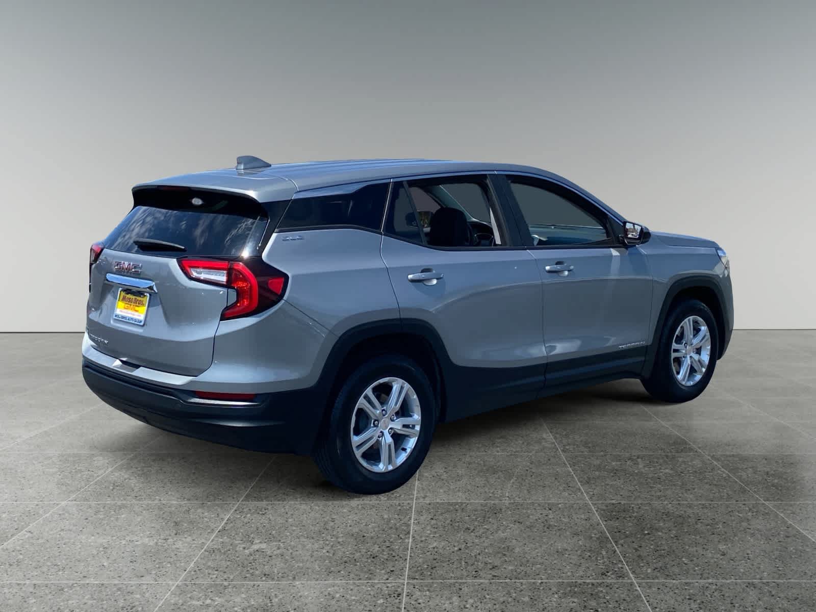 Used 2024 GMC Terrain SLE FWD image 5