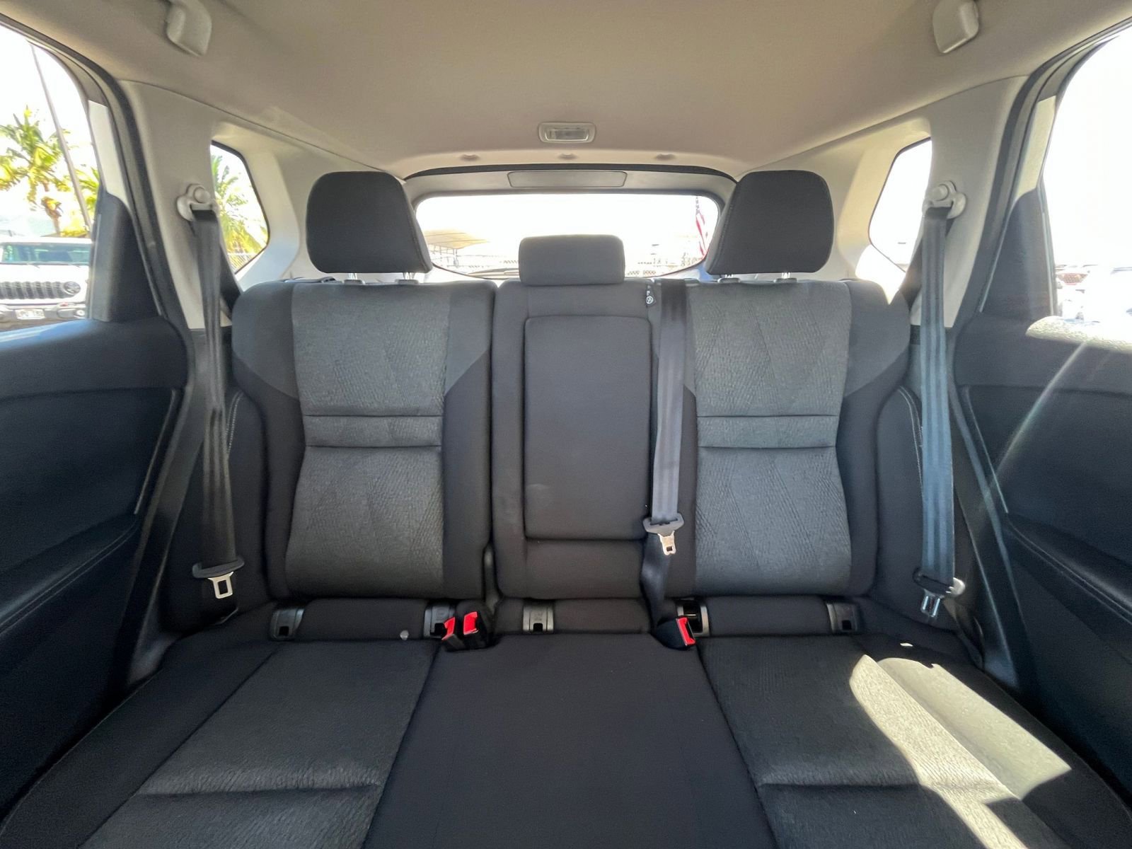 Used 2025 Nissan Rogue SV image 40