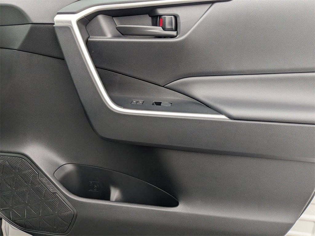 Used 2025 Toyota RAV4 LE image 34