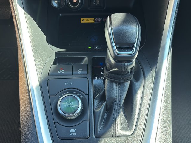 Used 2025 Toyota RAV4 XSE AWD/4WD image 24