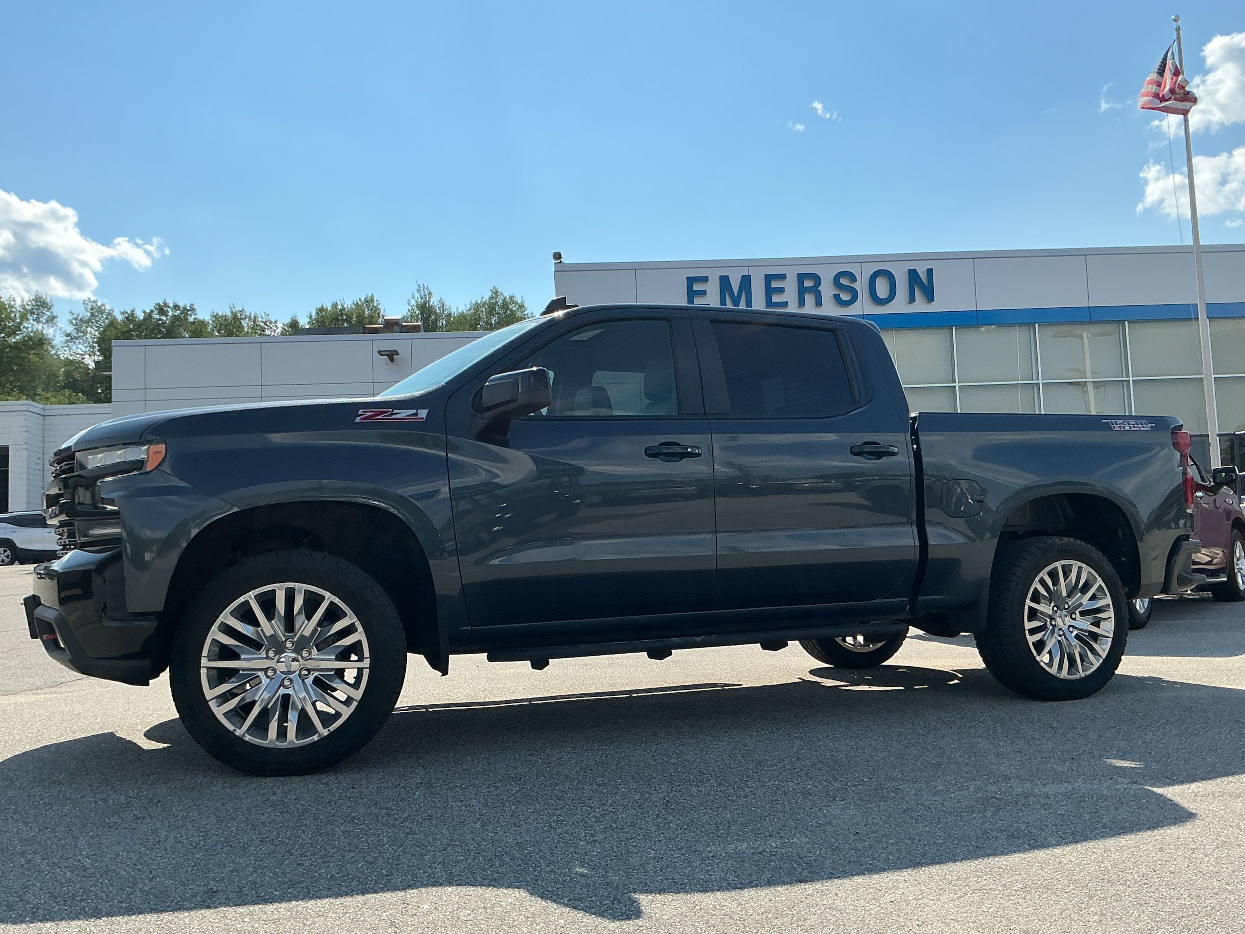 Certified 2021 Chevrolet Silverado 1500 LT Trail Boss w/ Convenience Package II AWD/4WD image 2