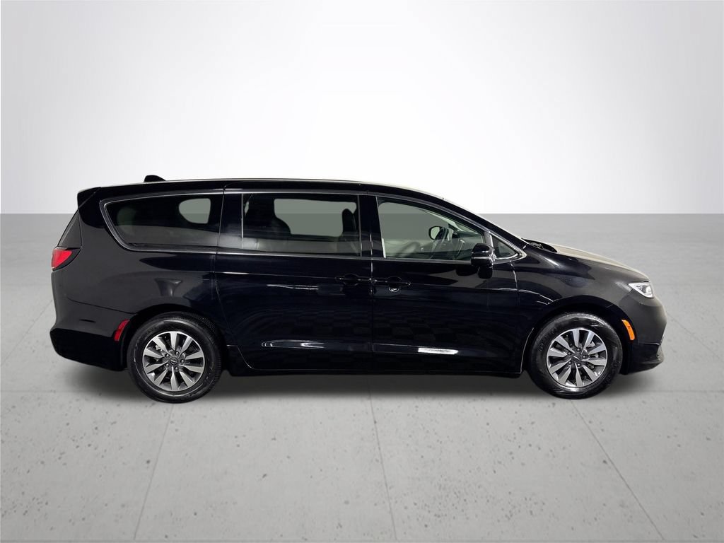 Used 2024 Chrysler Pacifica Limited FWD image 5