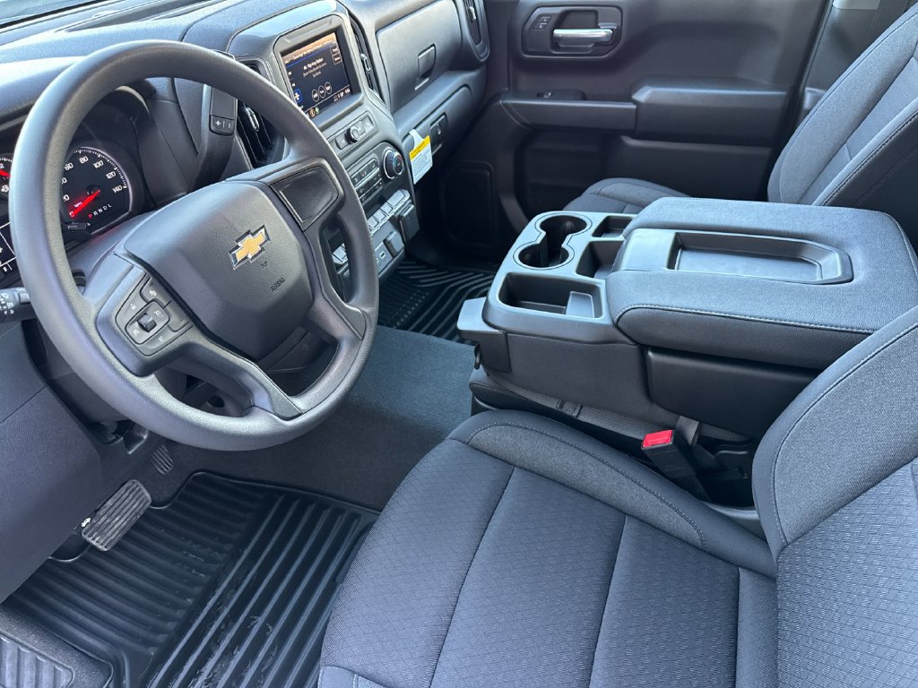 New 2026 Chevrolet Silverado 1500 Custom w/ LPO, Dark Essentials Package RWD image 9