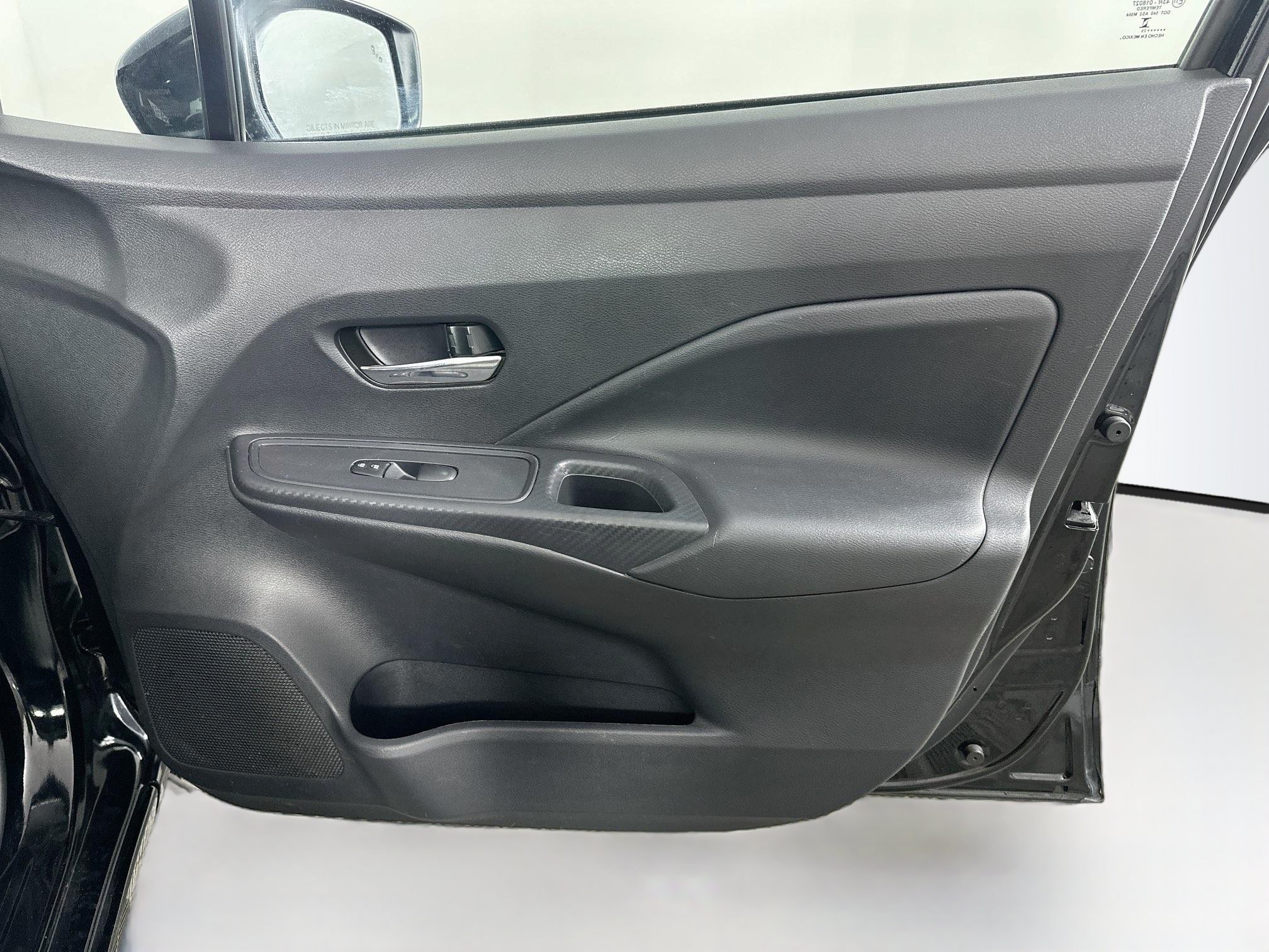 Used 2025 Nissan Versa SV FWD image 30
